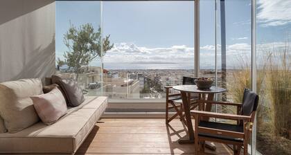 Lavish Athens Penthouse | Skyview Retreat | 1 Bedroom | Private Roof Deck & Hot Tub | Breathtaking Sea Views | Glyfada