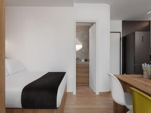 1 bedroom, in-room safe, iron/ironing board, free WiFi