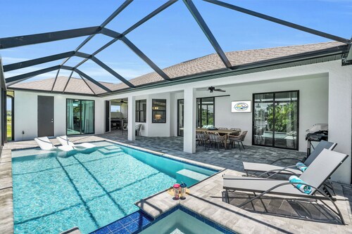 Luxe-Boat Rental, MIL Suite, Kayaks, Bikes, Park