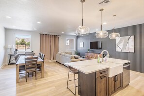 Townhome, Multiple Beds (Hillcrest Poolside Retreat) | Private kitchen