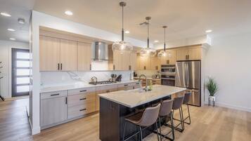 House, Multiple Beds (Hillcrest Poolside Retreat) | Private kitchen