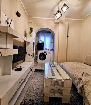 1 bedroom, iron/ironing board, WiFi, bed sheets