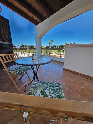 Outdoor dining - Villa Puglia AR 700m from sea, 700m from beach (Bisceglie)