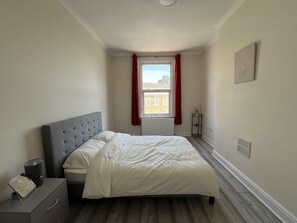 Apartment | 4 bedrooms, free WiFi, bed sheets