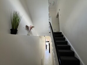 Apartment | Interior - New Spacious 4 Bed Apartment in Kew Bridge (Brentford)