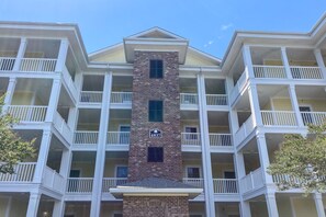Exterior - Lakefront condo with private balcony, pool, close to beach & golf (Myrtle Beach)