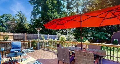 Two-story dog-friendly house with enclosed yard, grill, patio, W/D