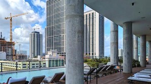 Pool - Cozy 1-bedroom apartment in brilliant Miami with fitness room, WiFi (Miami)