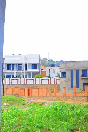 Outdoor dining - ANASTERA SKY VILLA (Kigali)