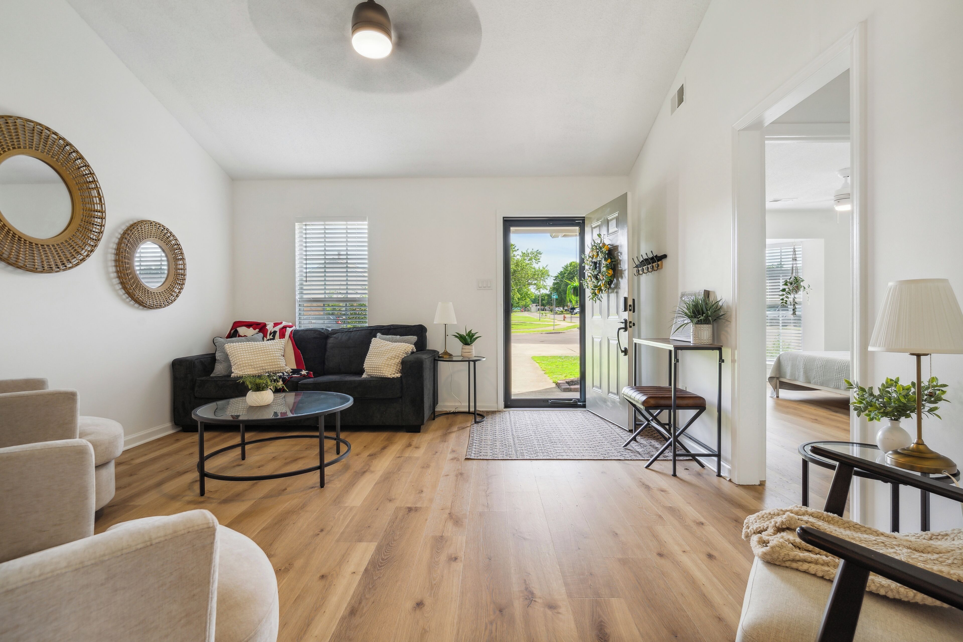 Cozy Home in Southaven! Fenced backyard, Pet-friendly & 15 mins to Graceland. 