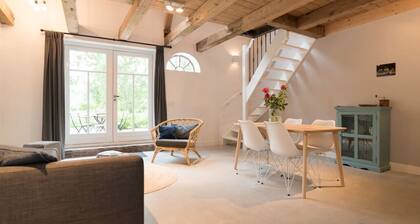 2. Modern Nature House. Attractions Easy Accessible.