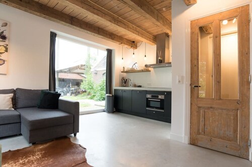 3. Quietly Located Farm Close to RAI and Train