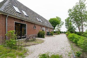 Exterior - 1. Stylish Fully Equipped Family Home with Big Garden (Abcoude)