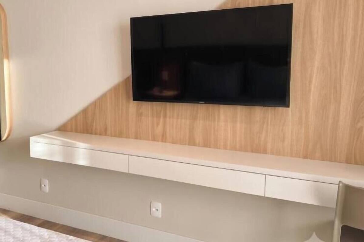 Biancheria da letto di alta qualità, materassi a doppio strato, minibar