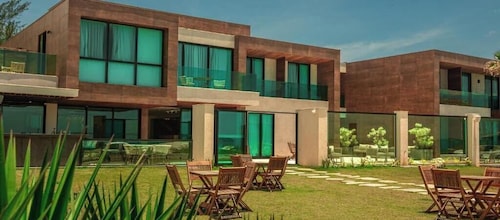 Marino Beach Hotel