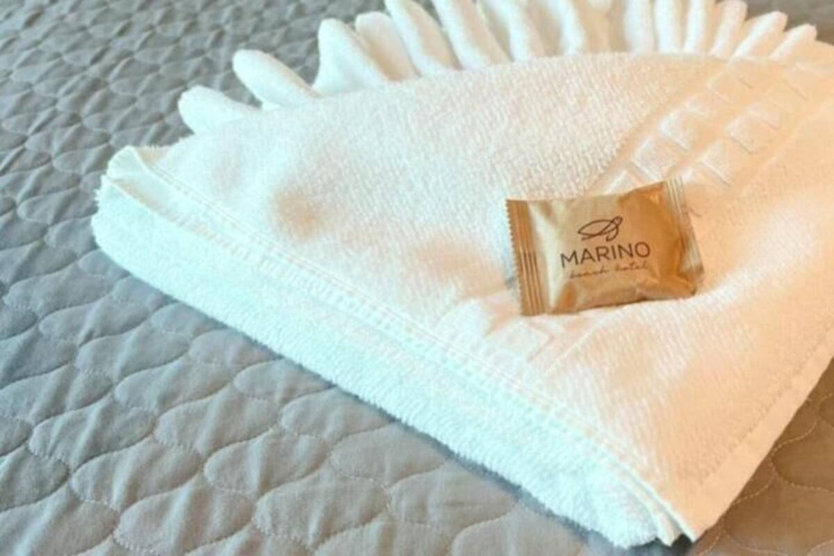 Biancheria da letto di alta qualità, materassi a doppio strato, minibar