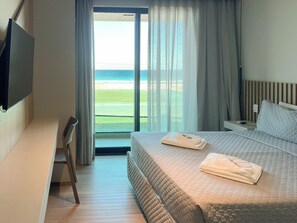 Exclusive Triple Room | Premium bedding, pillowtop beds, minibar, laptop workspace - Marino Beach Hotel (Cabo Frio)