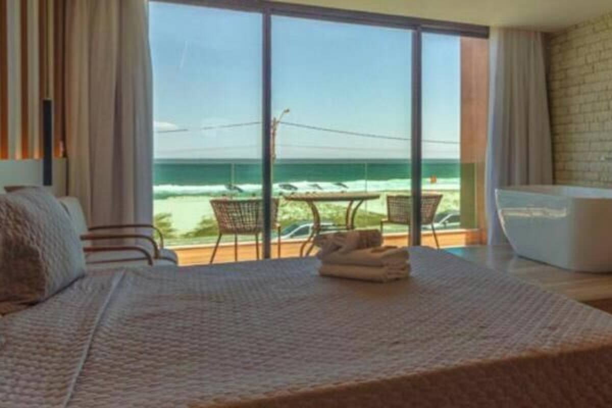 Biancheria da letto di alta qualità, materassi a doppio strato, minibar