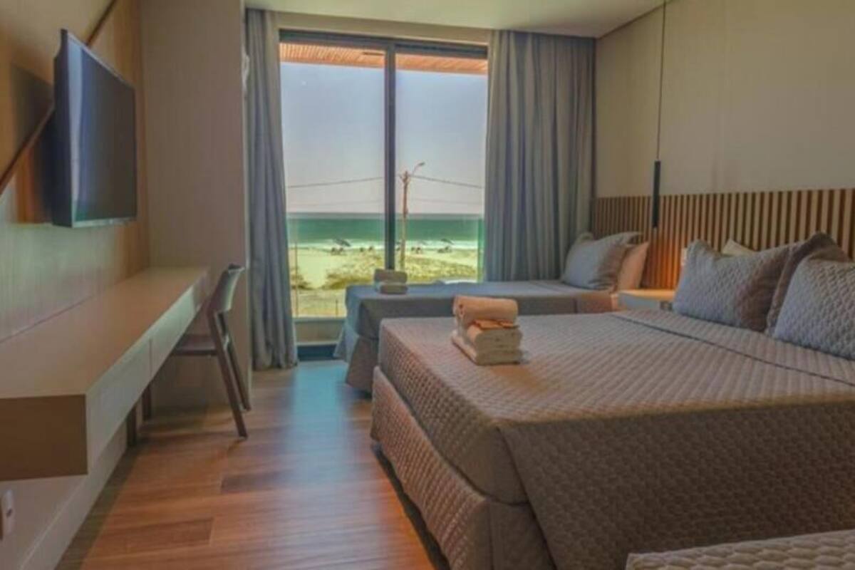 Biancheria da letto di alta qualità, materassi a doppio strato, minibar