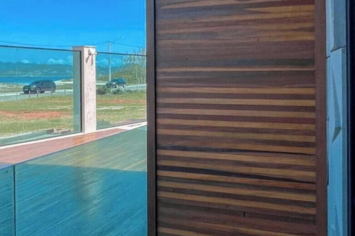 Biancheria da letto di alta qualità, materassi a doppio strato, minibar