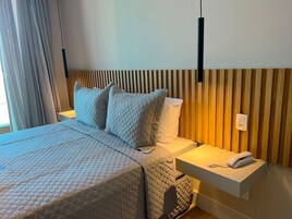 Comfort Twin Room | Premium bedding, pillowtop beds, minibar, laptop workspace