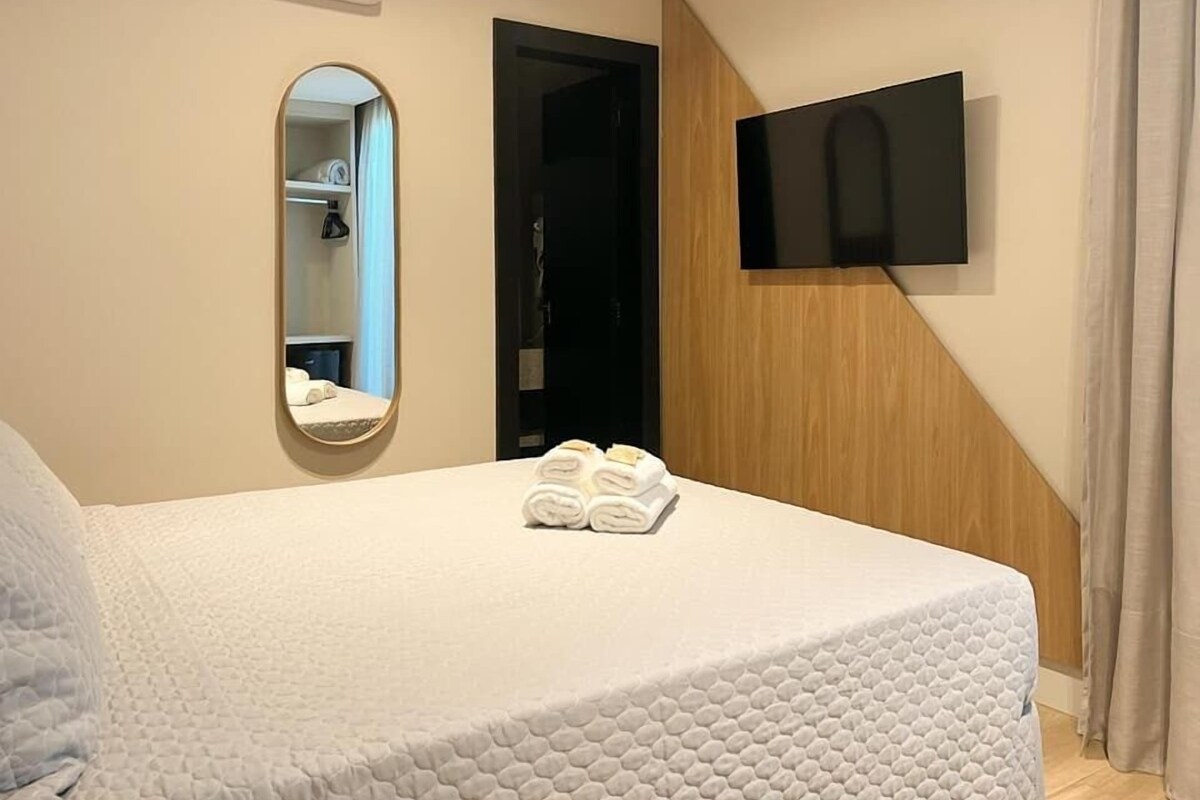 Superior Room, Partial Sea View | Premium bedding, pillowtop beds, minibar, laptop workspace