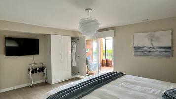 Superior-Zimmer, eigenes Bad, Gartenblick | Individuell dekoriert, individuell eingerichtet, Verdunkelungsvorhänge