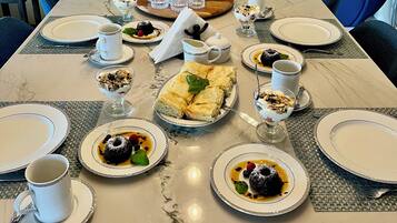 Ilmainen päivittäinen täysi aamiainen