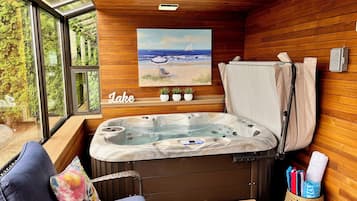 Superior-Zimmer, eigenes Bad, Gartenblick | Eigener Whirlpool
