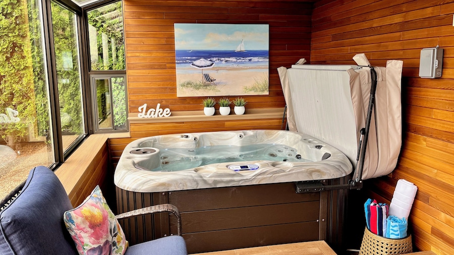 Lake and the City Bed and Breakfast