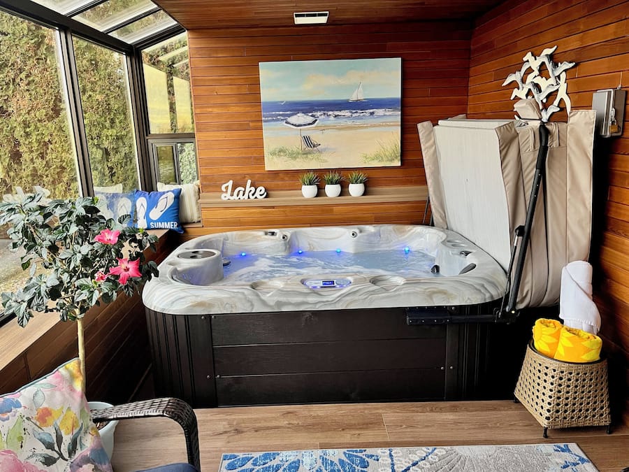 Private spa tub