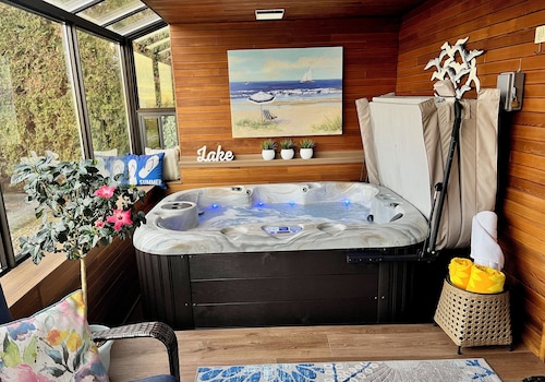 Lake and the City Bed and Breakfast