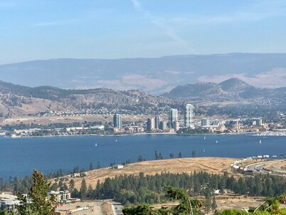 Lake and the City Bed and Breakfast