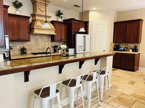 Mikrobølgeovn, ovn, kogeplade, opvaskemaskine