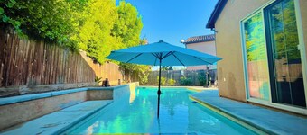 Spacious 4-bedroom house with pool and spa in north Fresno