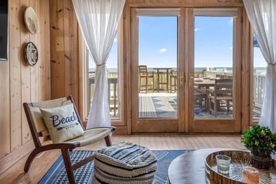 Oceanfront Private Home With Amazing Views