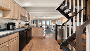 Fridge, microwave, oven, stovetop - Oceanfront Private Home With Amazing Views (Ocean City)