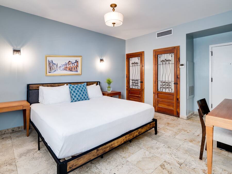 King Room - Impala Building (Self Check-in) | Individually decorated, individually furnished, free WiFi, bed sheets