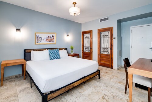 Kasa La Flora Miami Beach