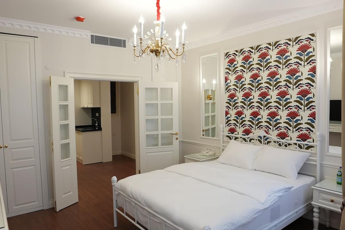 1 bedroom, iron/ironing board, free WiFi