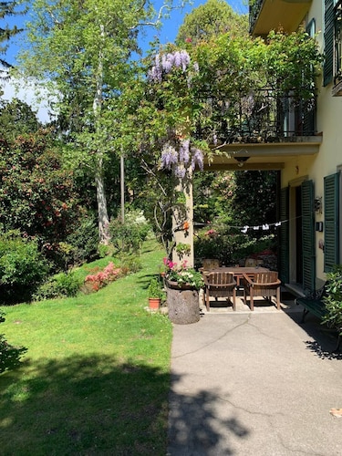 Double Room with Single Beds with Private Bathroom