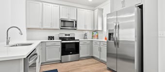 Charming 2-bedroom townhome with WiFi, minutes from Auburn University's campus