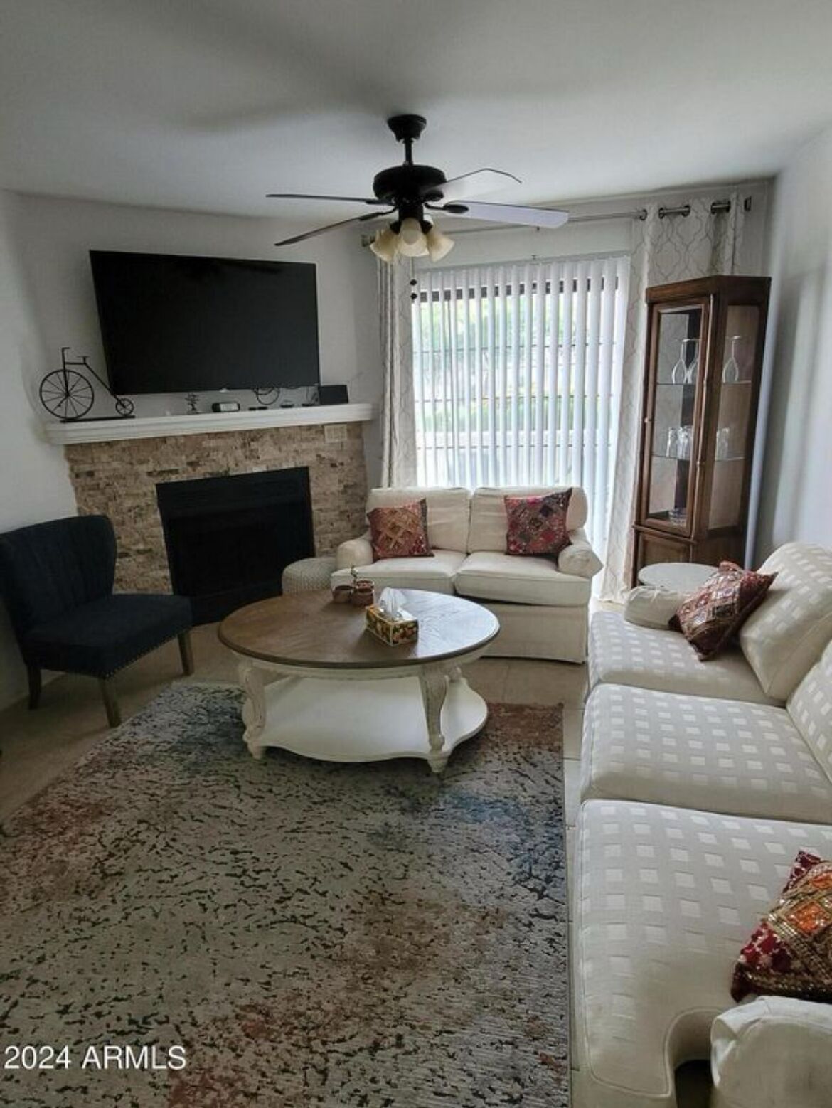Cozy 2-bedroom apartment with WiFi, fitness room in welcoming Scottsdale