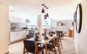 Signature Apartment, City View | Living area - Kukun Grand Chapultepec (Mexico City)