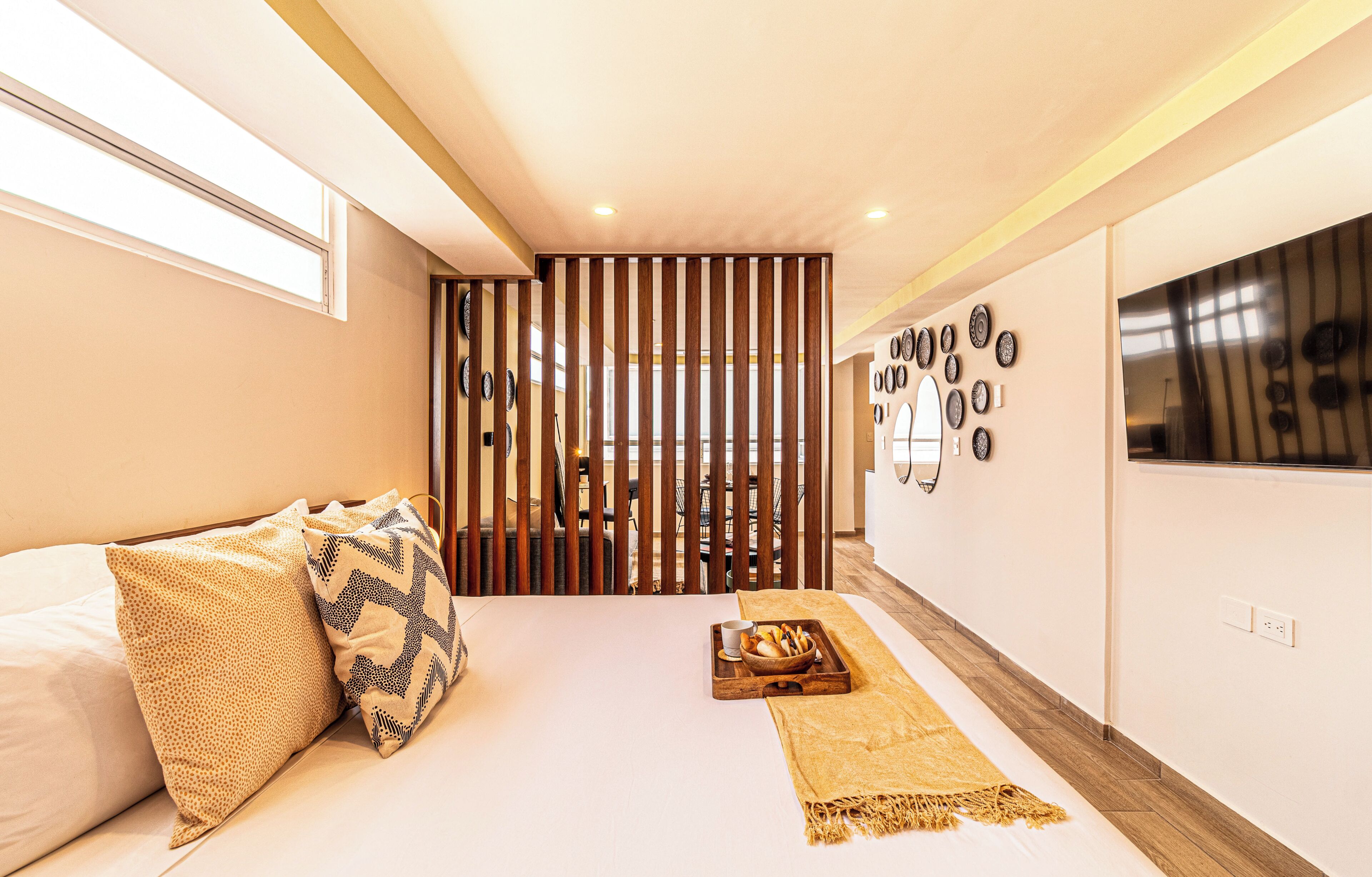 Traditional Apartment | Hypo-allergenic bedding, in-room safe, individually decorated