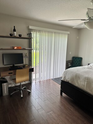 1 chambre, coffres-forts dans les chambres, bureau