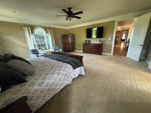 4 Schlafzimmer, Schreibtisch, Bügeleisen/Bügelbrett, kostenloses WLAN