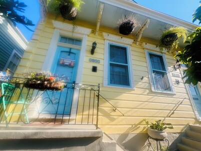 Cozy studio in enchanting New Orleans Neighborhood with AC, WiFi