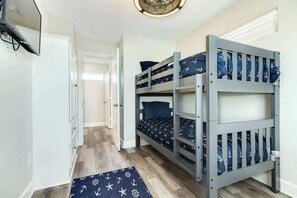 2 عدّة غرف نوم وواي فاي وملاءات أسرّة