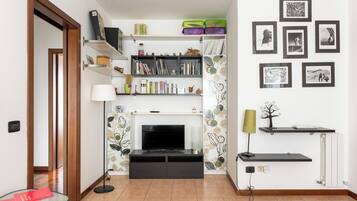 Apartemen, balkon | Area keluarga | Televisi 35-inci dengan saluran TV digital